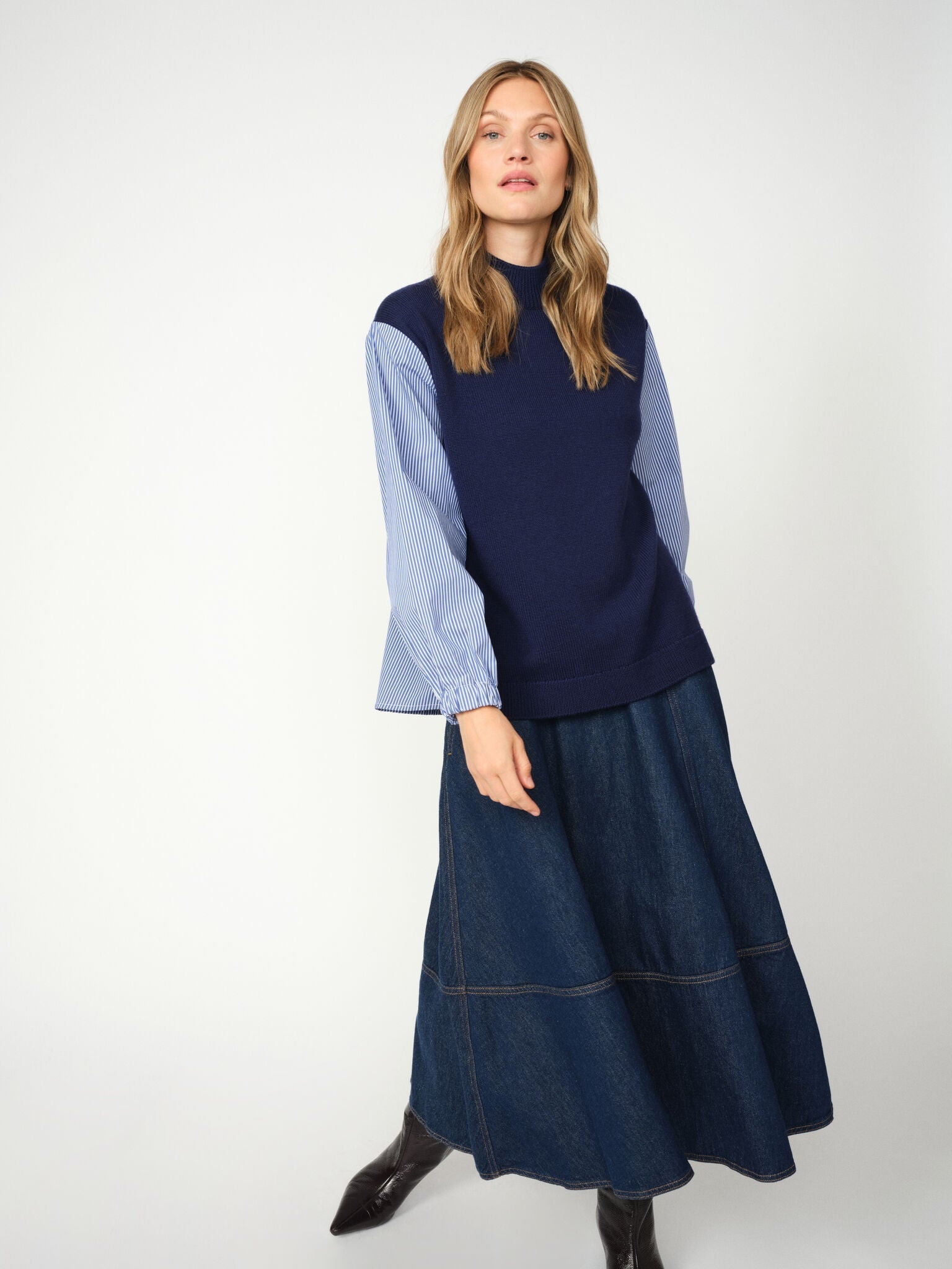 Modelshot / Dark Blue Denim / Detail